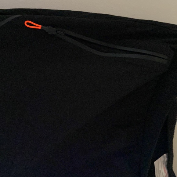 Baleaf joggers , thin material , comfy , pockets - Picture 3 of 3